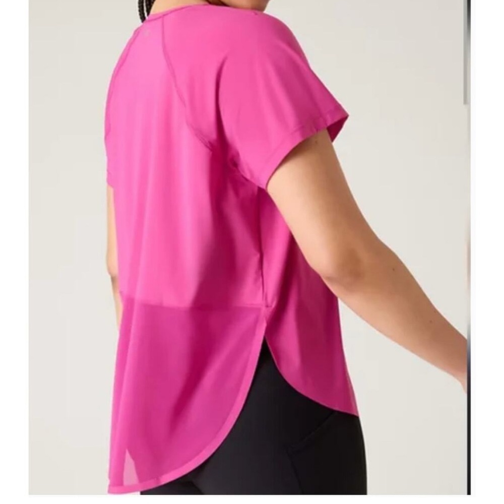 Athleta Fuchsia Short Sleeve Tee